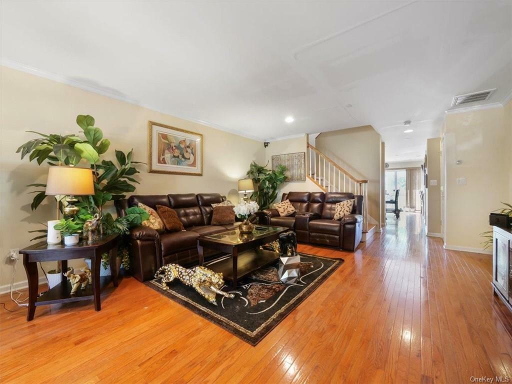 Property Photo:  37 Harbor Pointe Drive  NY 10927 