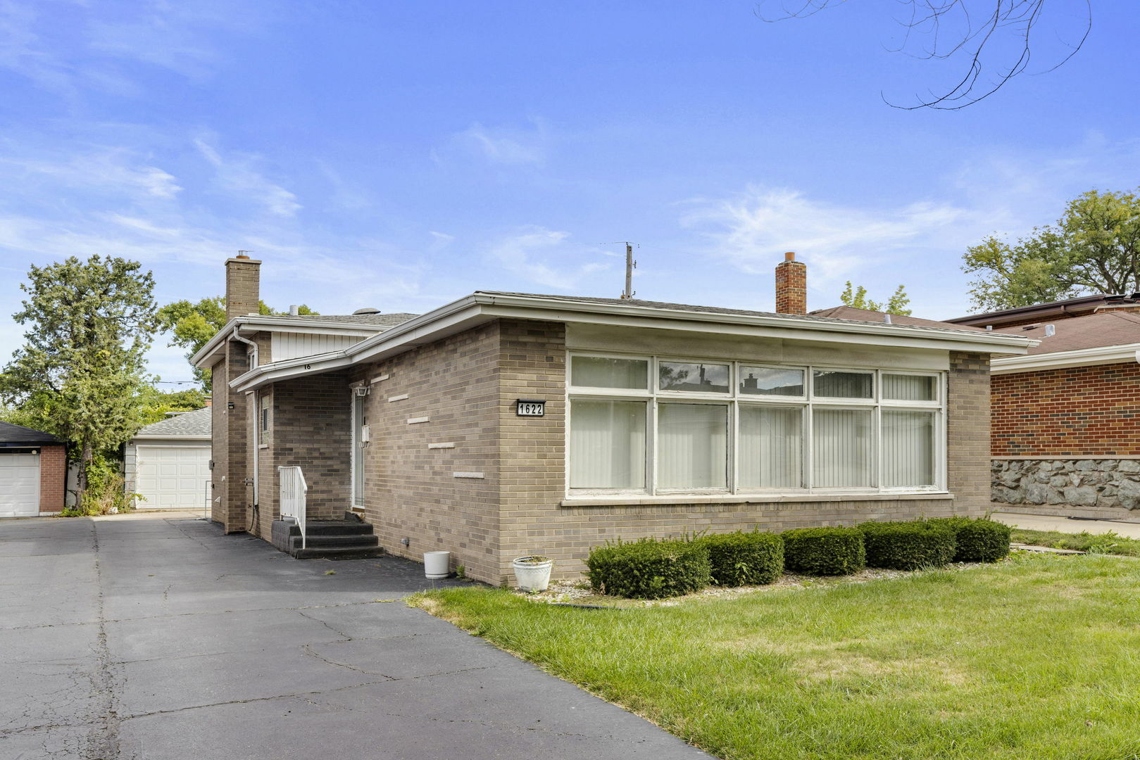 Property Photo:  1622 E 92nd Street  IL 60617 