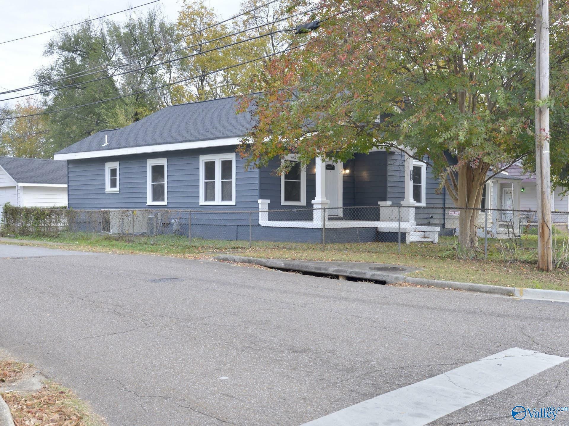 Property Photo:  2610 Holmes Avenue  AL 35801 