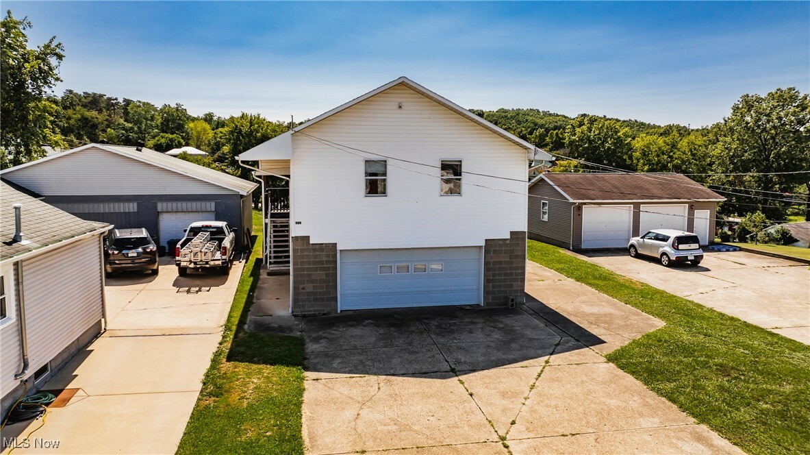 Property Photo:  909 Rayon Drive  WV 26101 