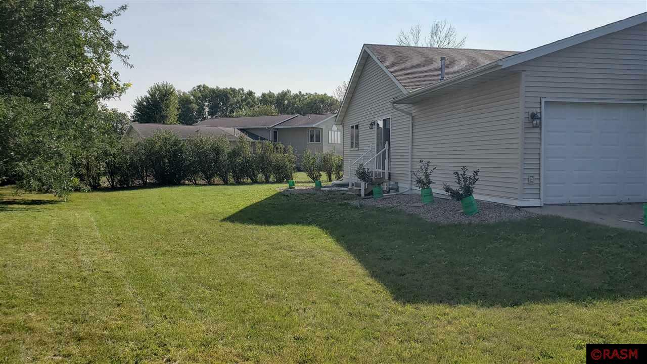 Property Photo:  18 Park Lane  MN 56073 