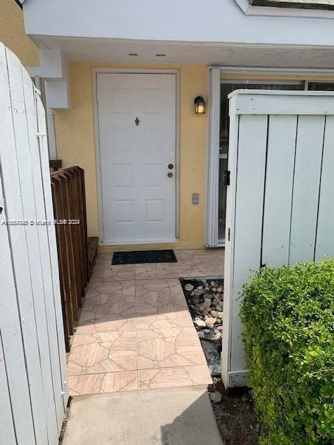 6840 SW 45th Ln 3  Miami FL 33155 photo