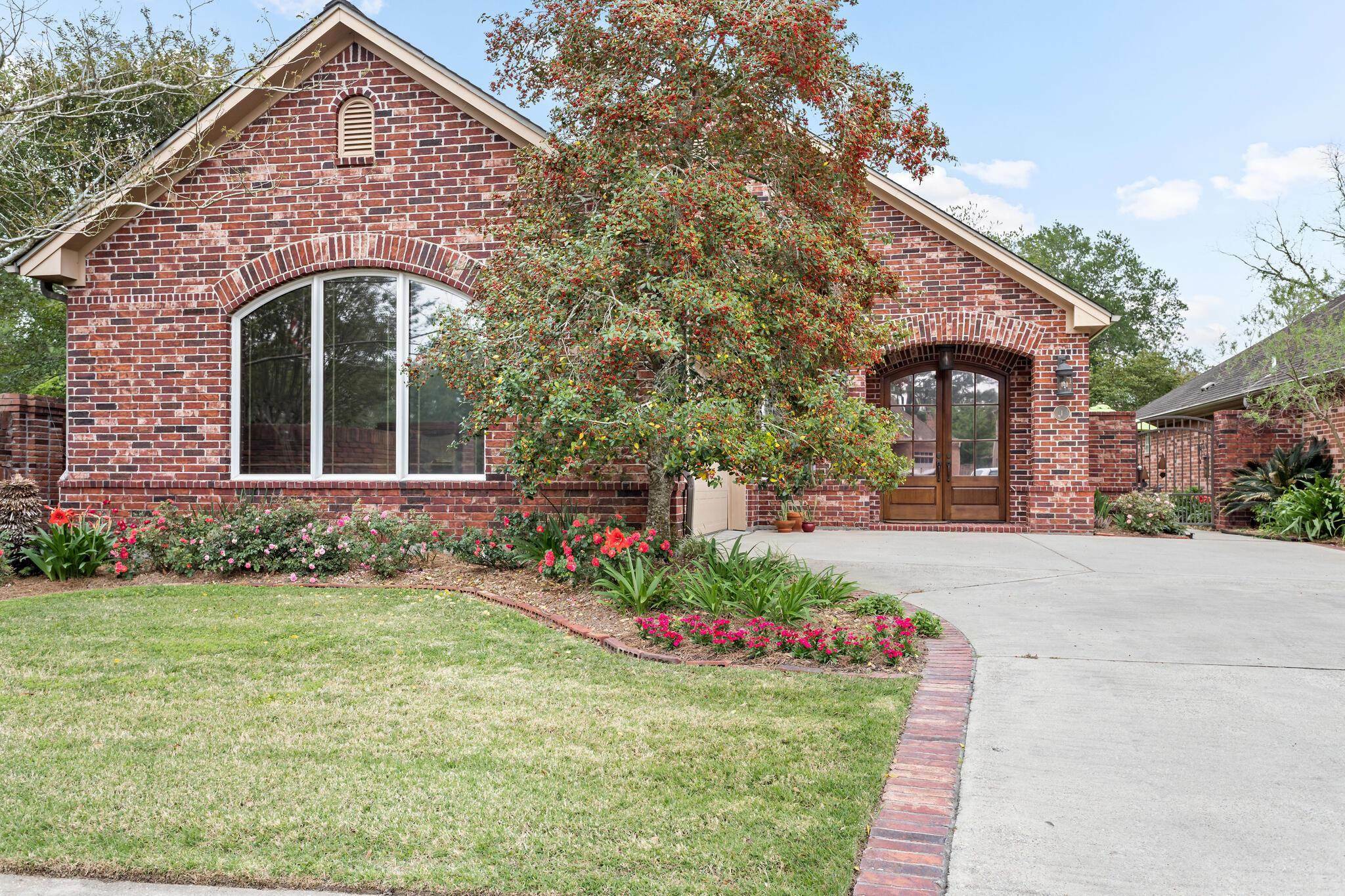 Property Photo:  1 Waterford Dr  TX 77630 