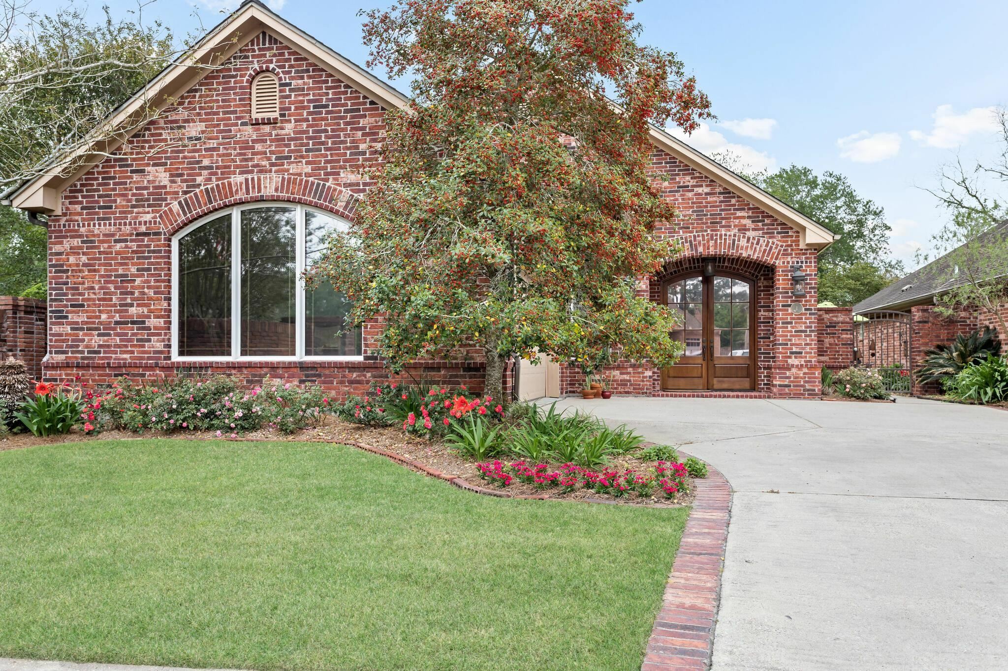 Property Photo:  1 Waterford Dr  TX 77630 