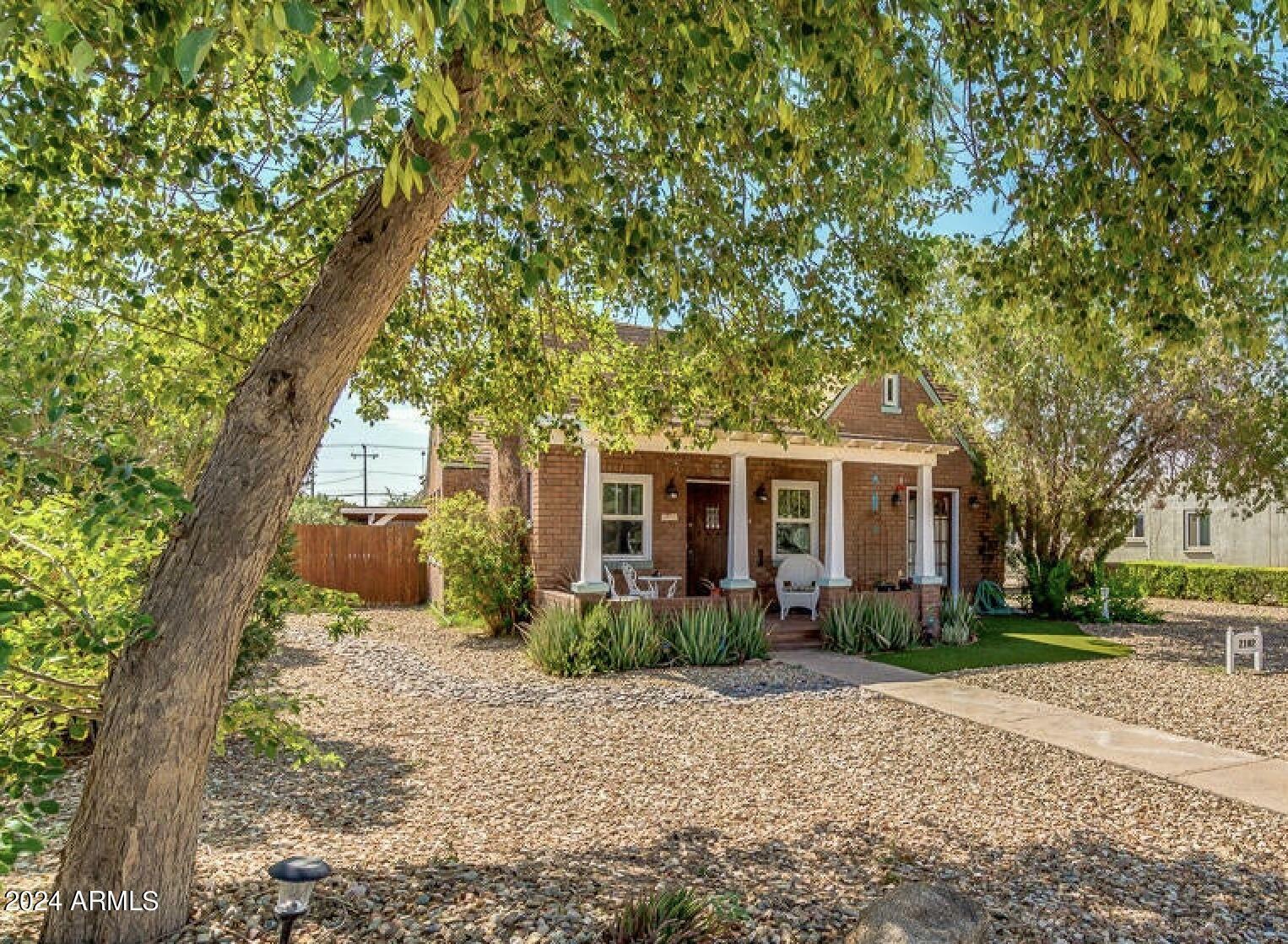 Property Photo:  2102 N 24th Place  AZ 85008 