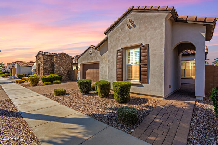 Property Photo:  1526 E Lexington Avenue  AZ 85234 