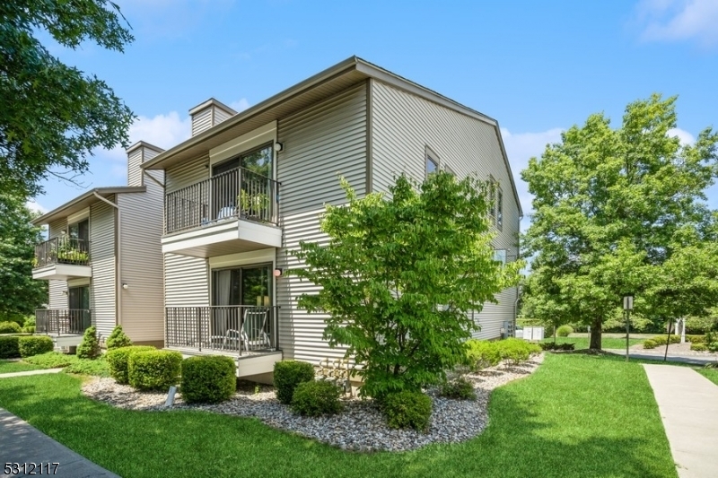 Property Photo:  18 Sam Bonnell Dr 18  NJ 08809 