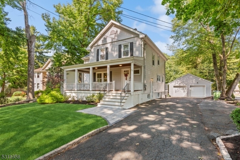 Property Photo:  86 King St  NJ 08820 