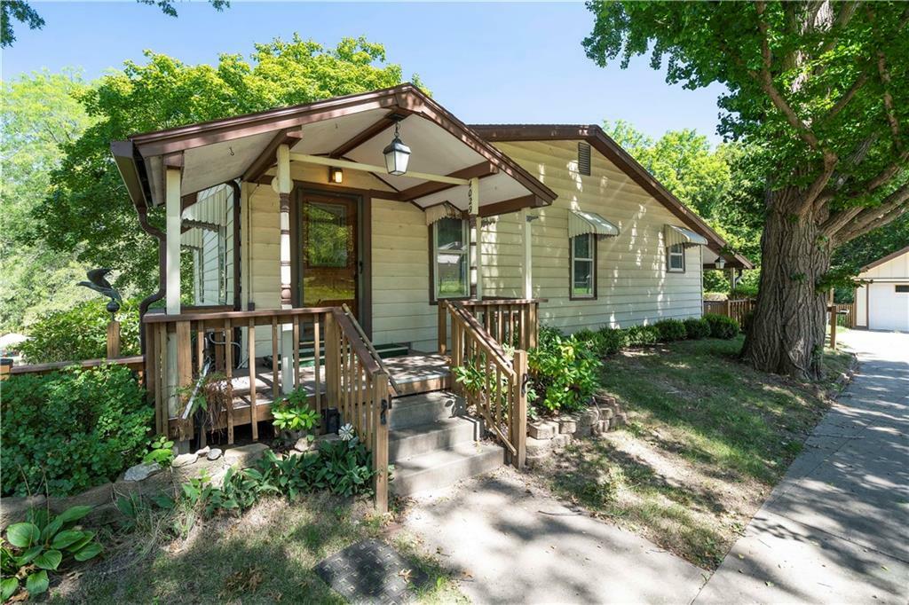 Property Photo:  4029 N Cleveland Avenue  MO 64117 