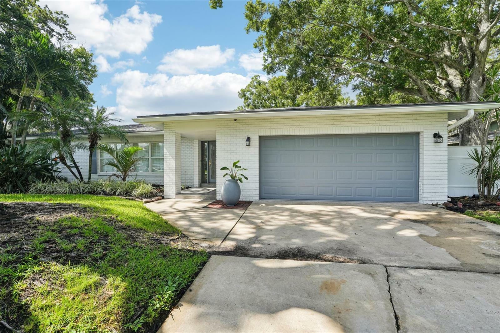 Property Photo:  1666 N Dakota Avenue NE  FL 33703 