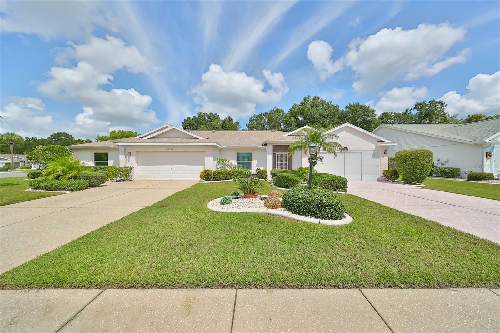 Property Photo:  2021 Gardenia Landings Lane  FL 33573 