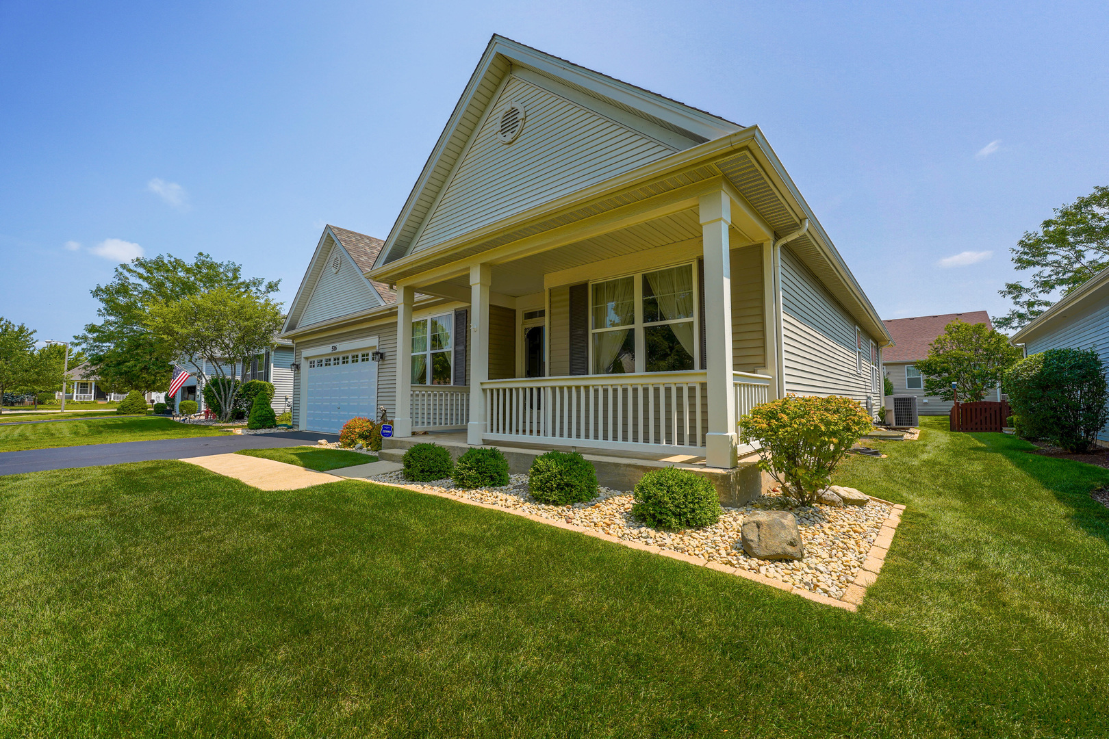 Property Photo:  516 Homeview Drive  IL 60543 