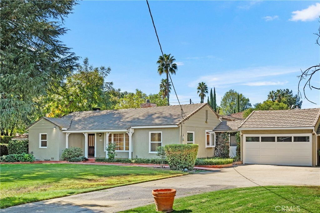 Property Photo:  8757 Encino Avenue  CA 91325 