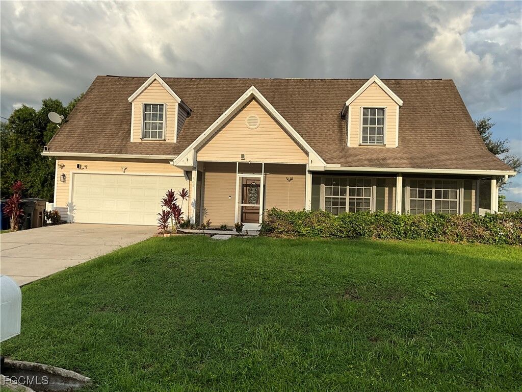 Property Photo:  804 Yvonne Avenue N  FL 33971 