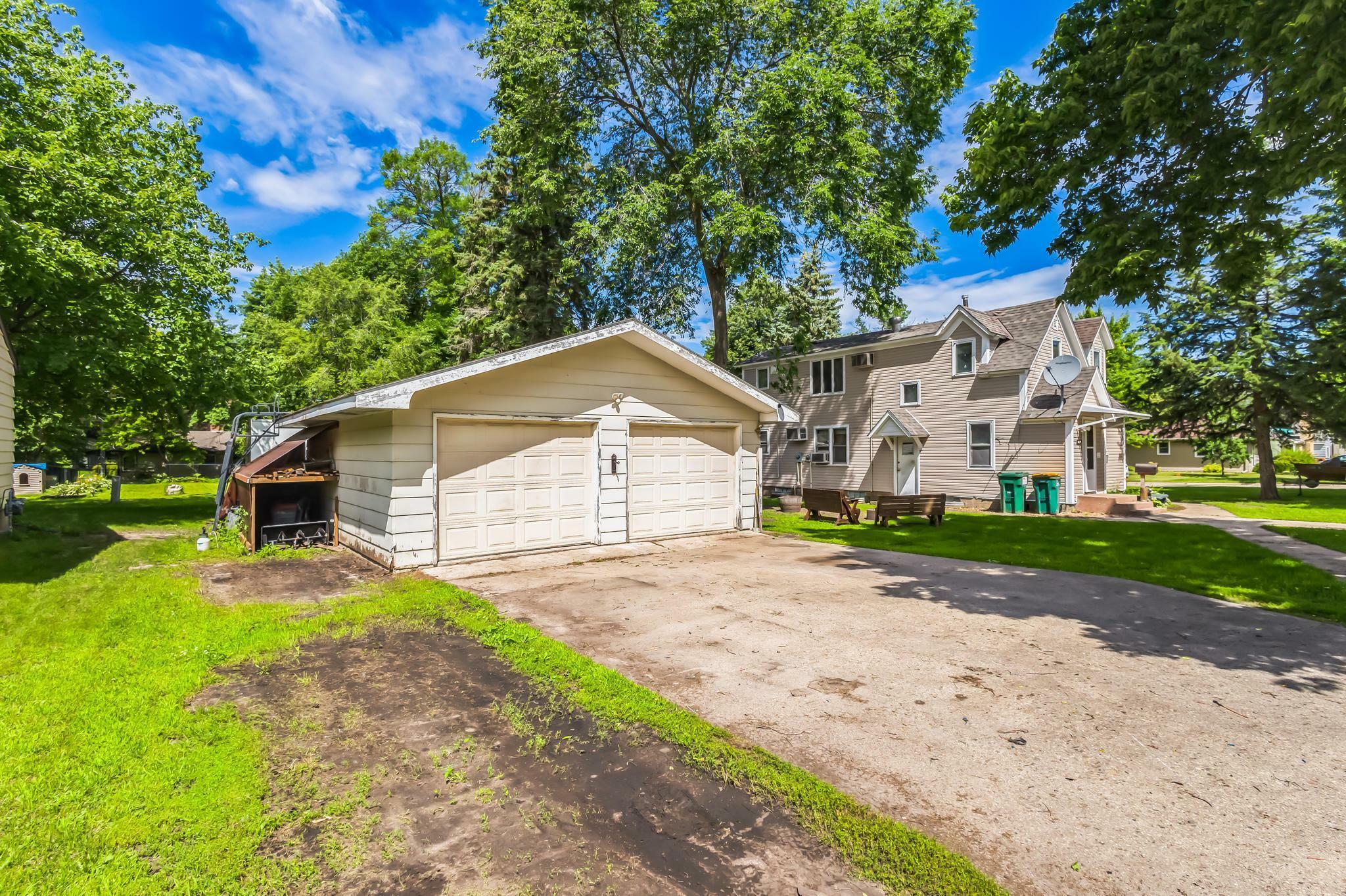 Property Photo:  502 S Litchfield Avenue  MN 55355 