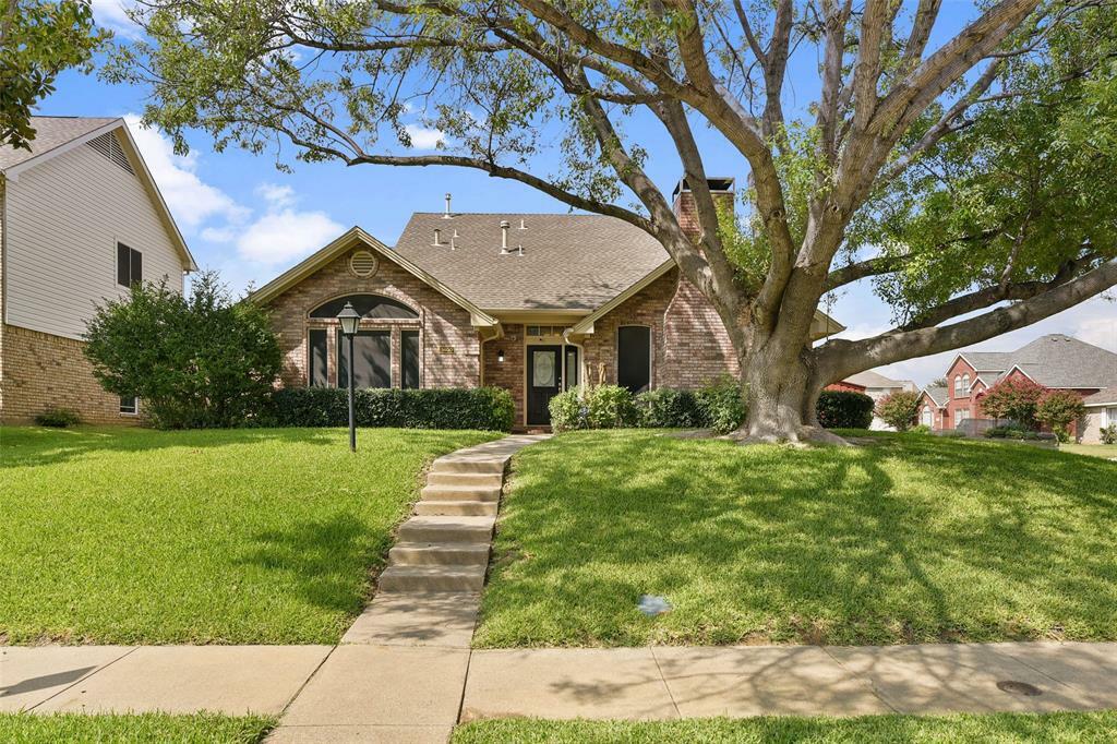 Property Photo:  1400 Mapleview Drive  TX 75007 