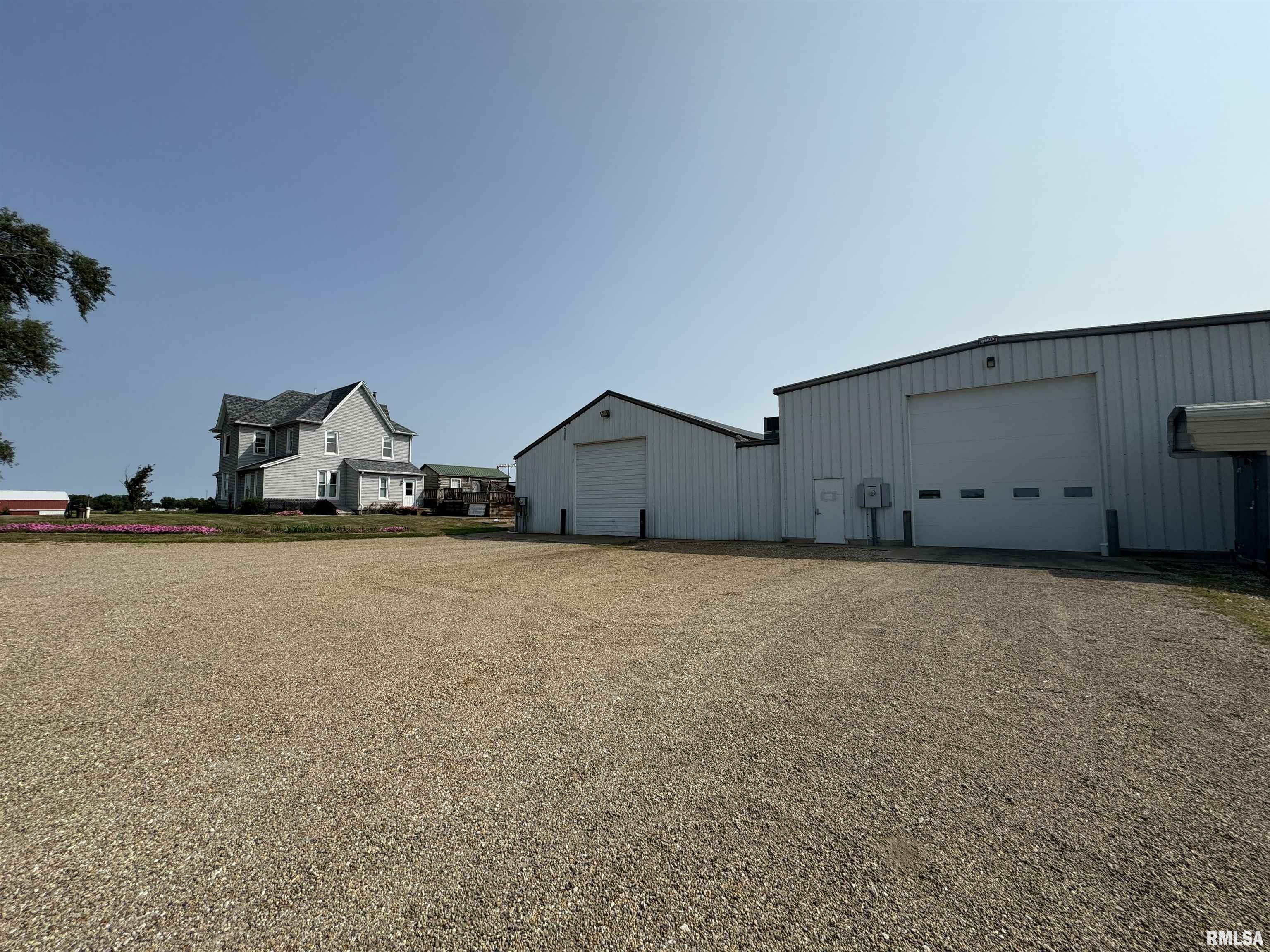 Property Photo:  1677 E Smokey Road  IL 61415 