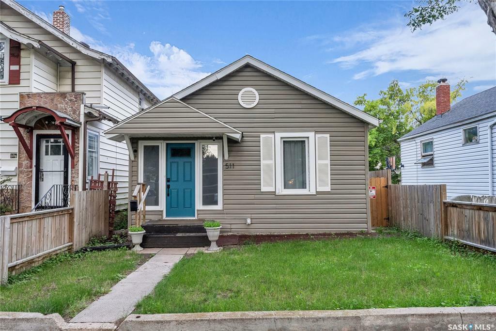 Property Photo:  511 I Avenue N  SK S7L 2G9 