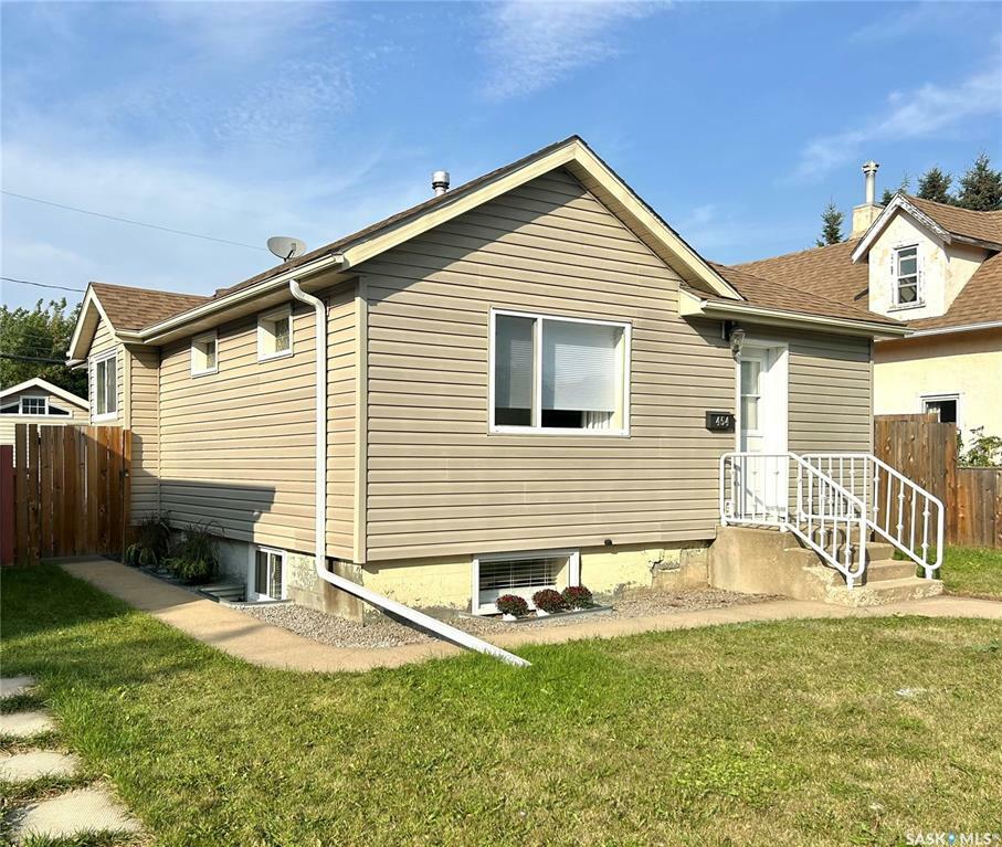 Photo de la propriété:  454 7th Street E  SK S6V 0S3 