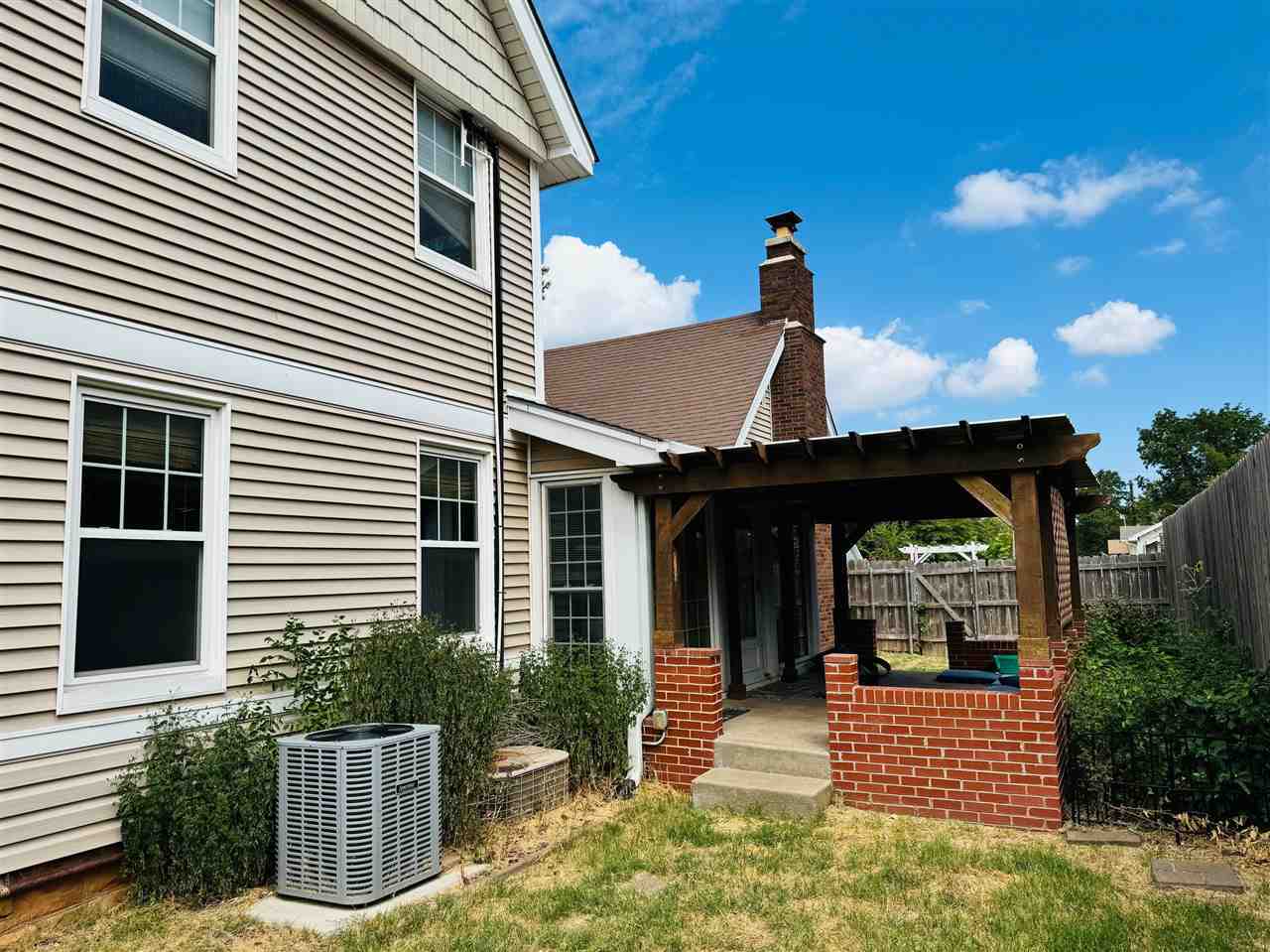 Property Photo:  1003 E Broadway Avenue  OK 74023 