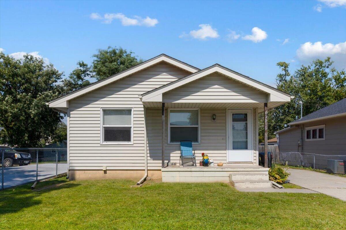 Property Photo:  2910 Ave H  IA 51501 