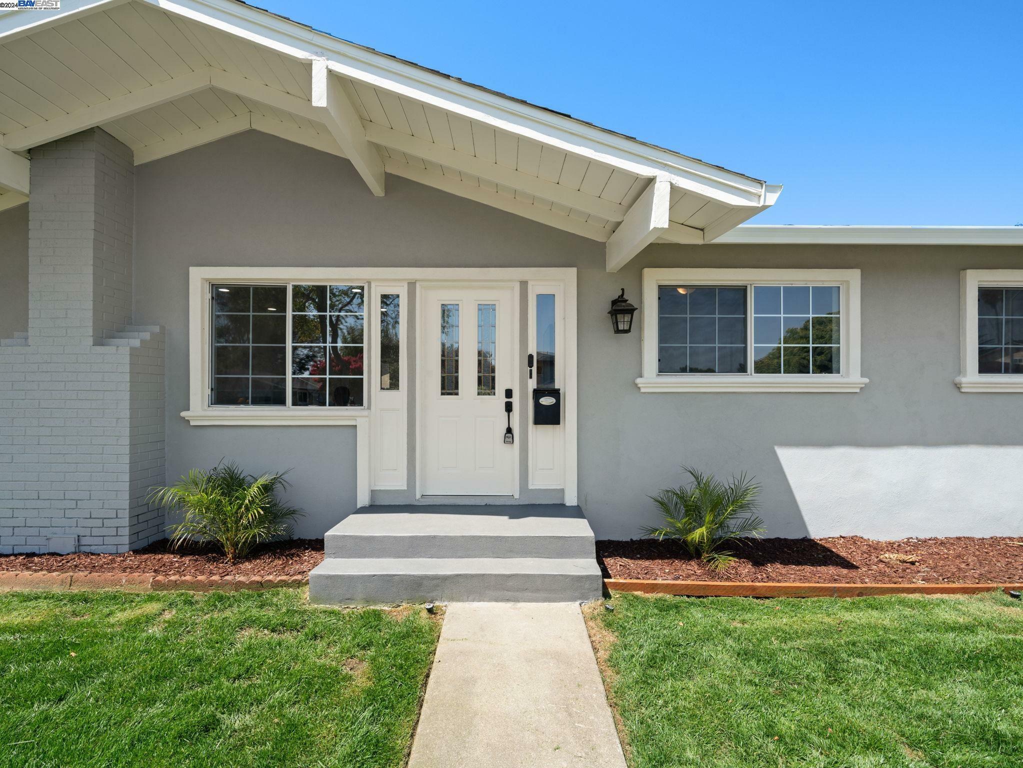 Property Photo:  7577 Birkdale Drive  CA 94560 