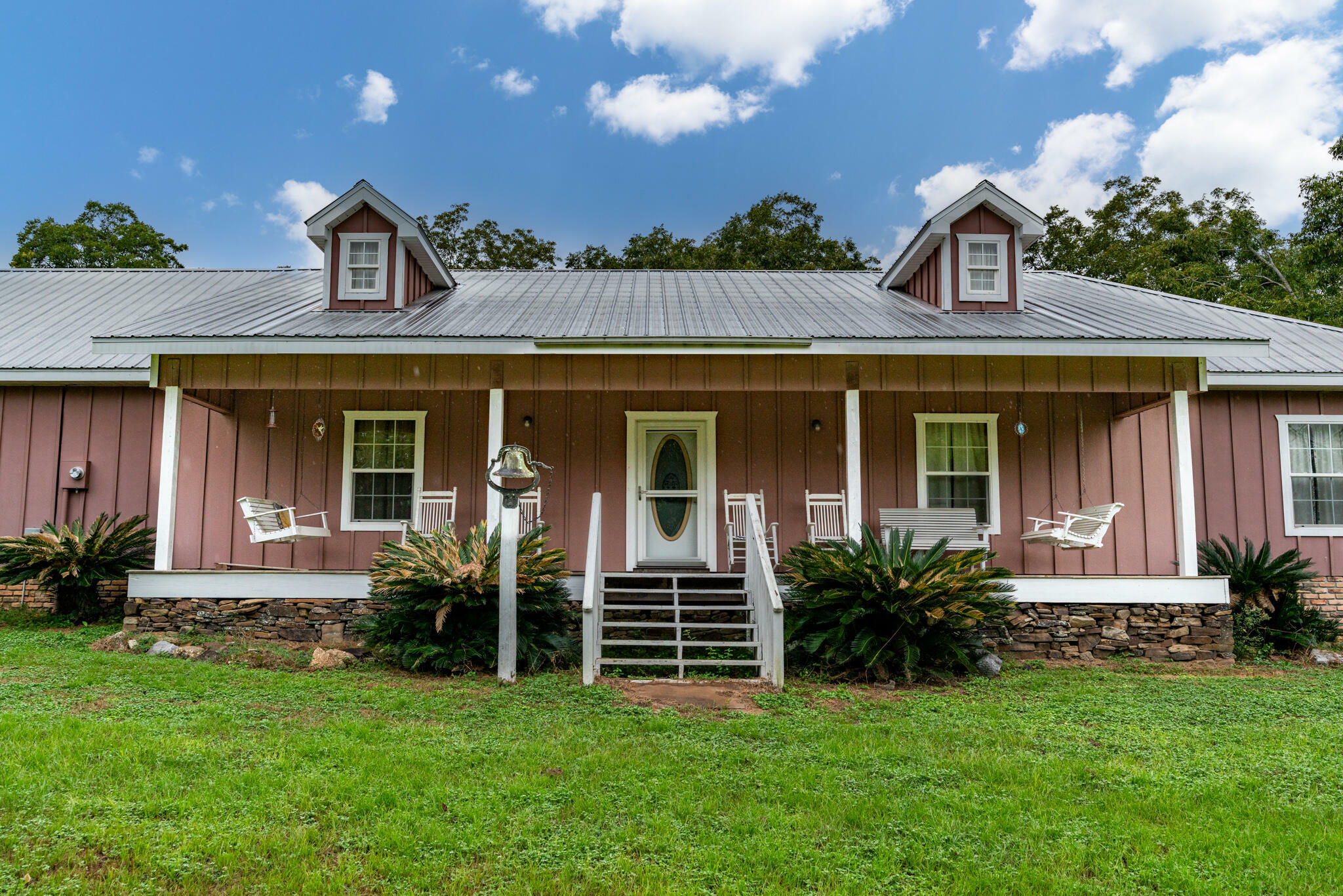 Property Photo:  7687 County Road 89  AL 36442 