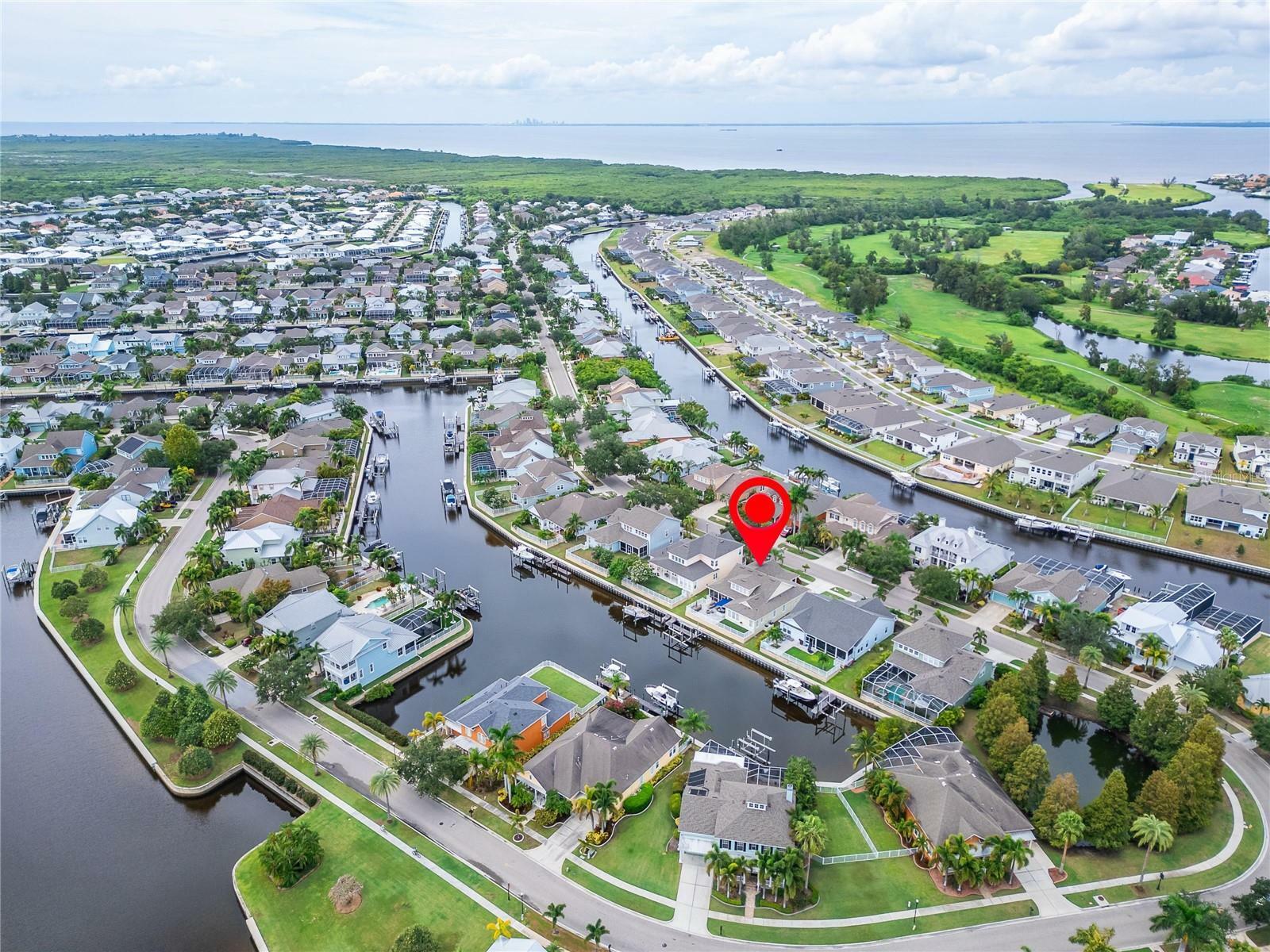Property Photo: 528 Islebay Drive FL 33572