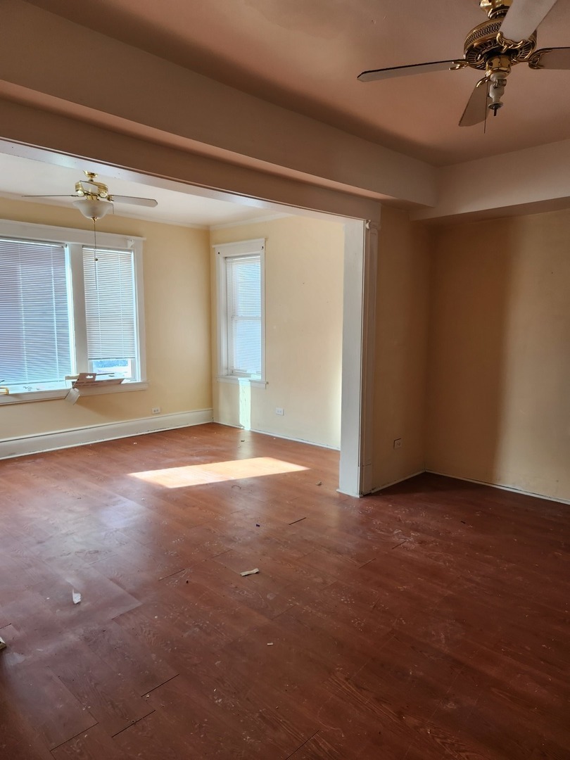 Property Photo:  427 N Lawler Avenue  IL 60644 