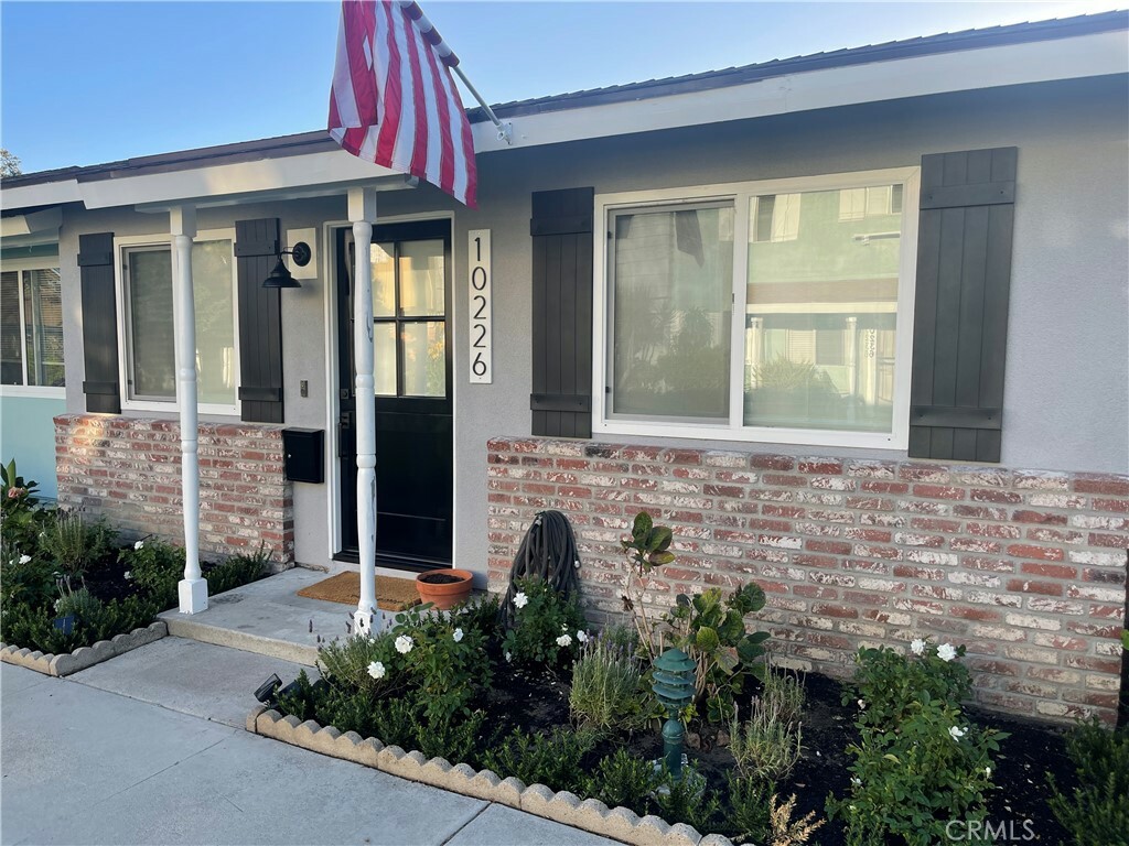 Property Photo:  10226 Holburn Drive  CA 92646 