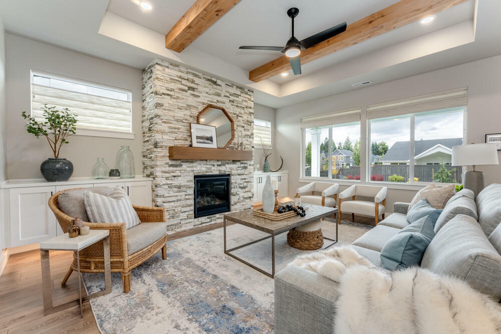 Property Photo: 1371 NE Whistle Way OR 97754