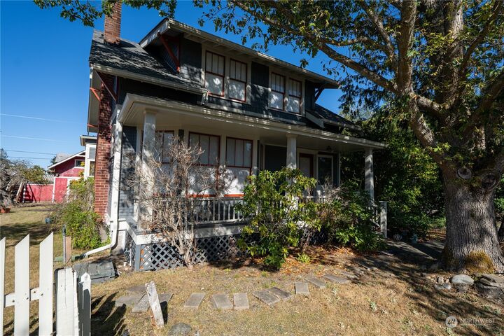 Property Photo:  519 W 12th  WA 98362