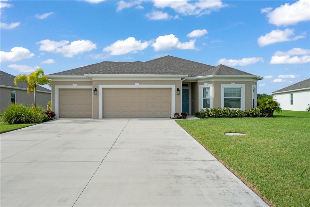 Property Photo:  8342 Laguna Circle  FL 32976 