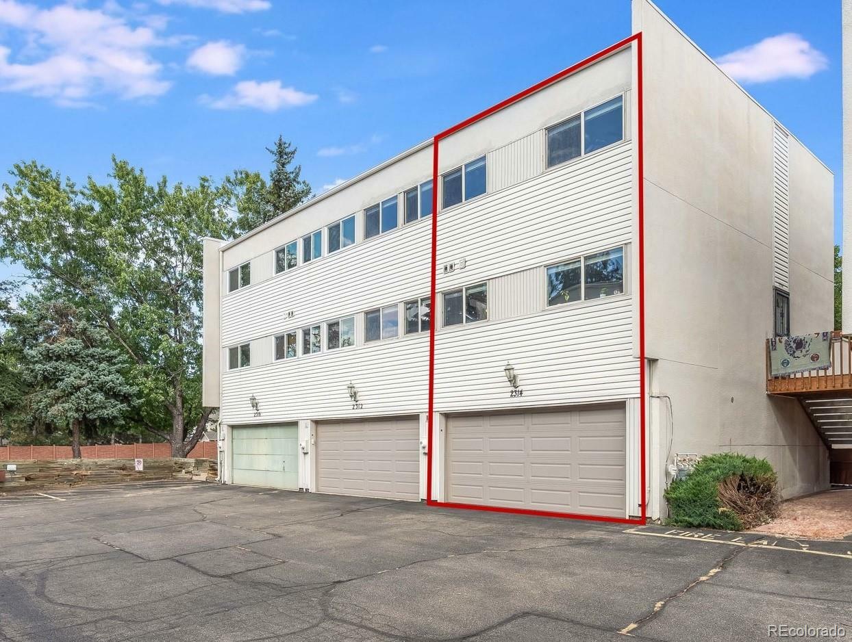 Property Photo:  2314 S Troy Street  CO 80014 