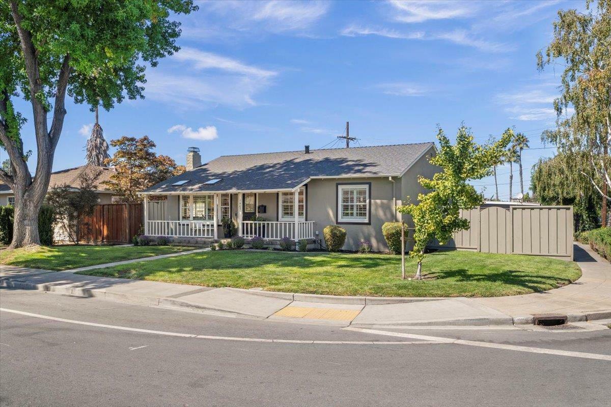 Property Photo:  1605 Newhall Street  CA 95050 