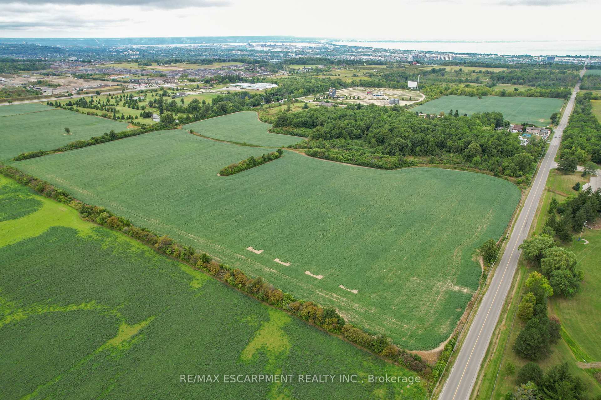 Property Photo:  66 Green Mountain Road E  ON L8J 2W4 