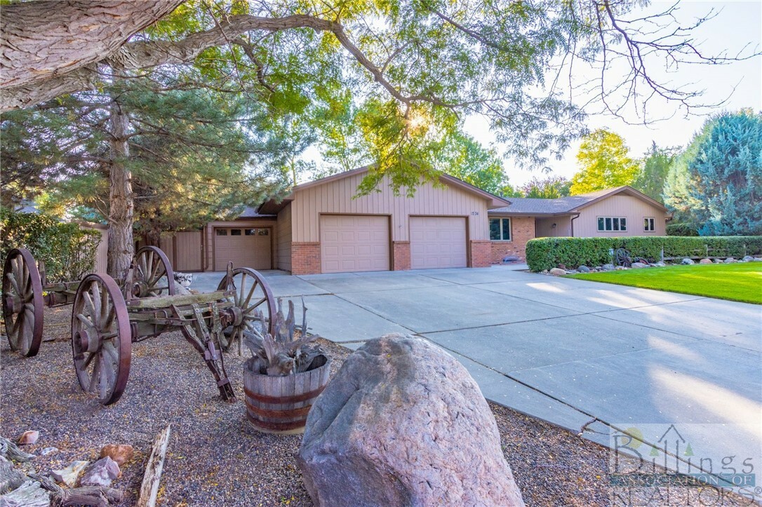 Property Photo:  1734 Arcadia Drive  MT 59102 