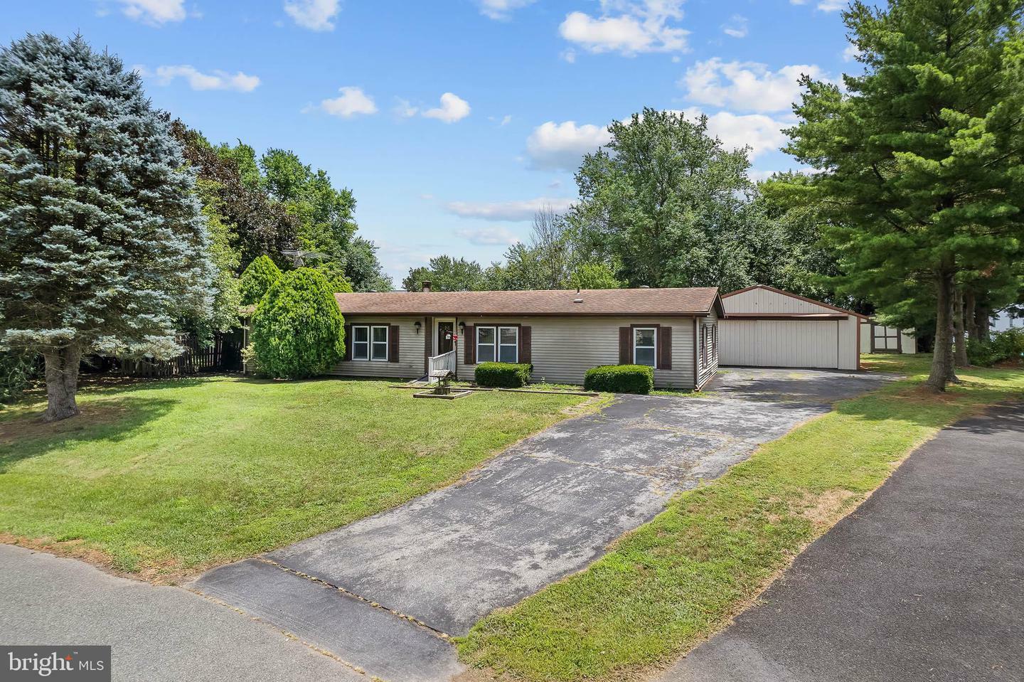 Property Photo: 26 Hybridge Avenue DE 19733