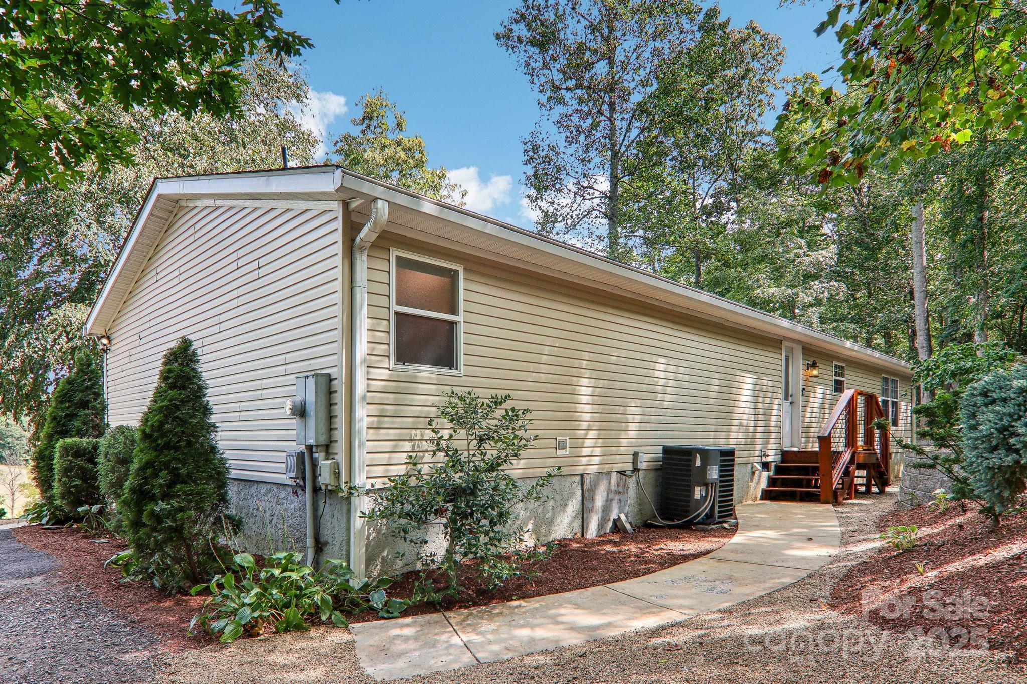 Property Photo: 18 Spencer Road NC 28715