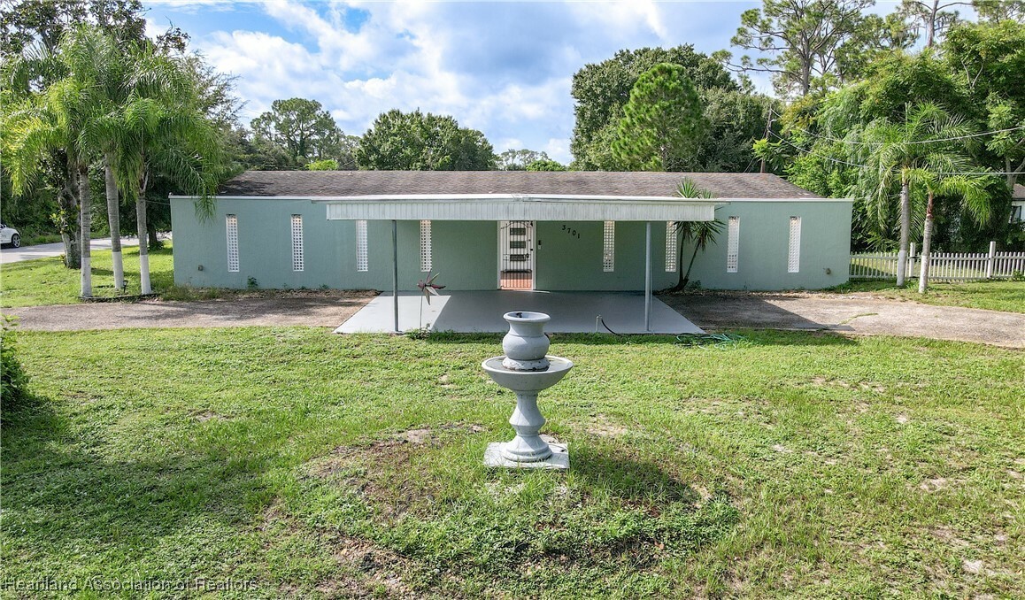 Property Photo:  3701 Golfview Road  FL 33875 