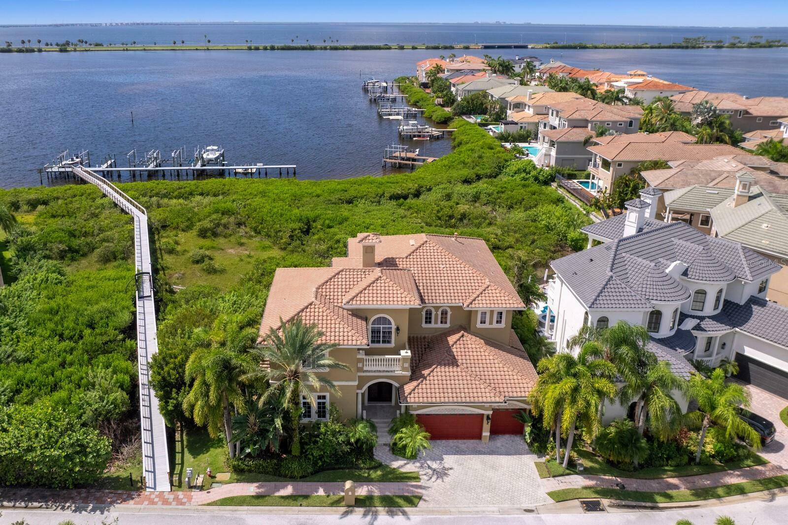 Property Photo:  4135 Causeway Vista Drive  FL 33615 