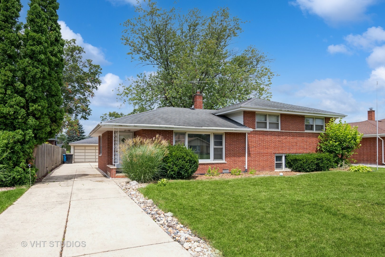 Property Photo:  6836 W Linden Drive  IL 60463 