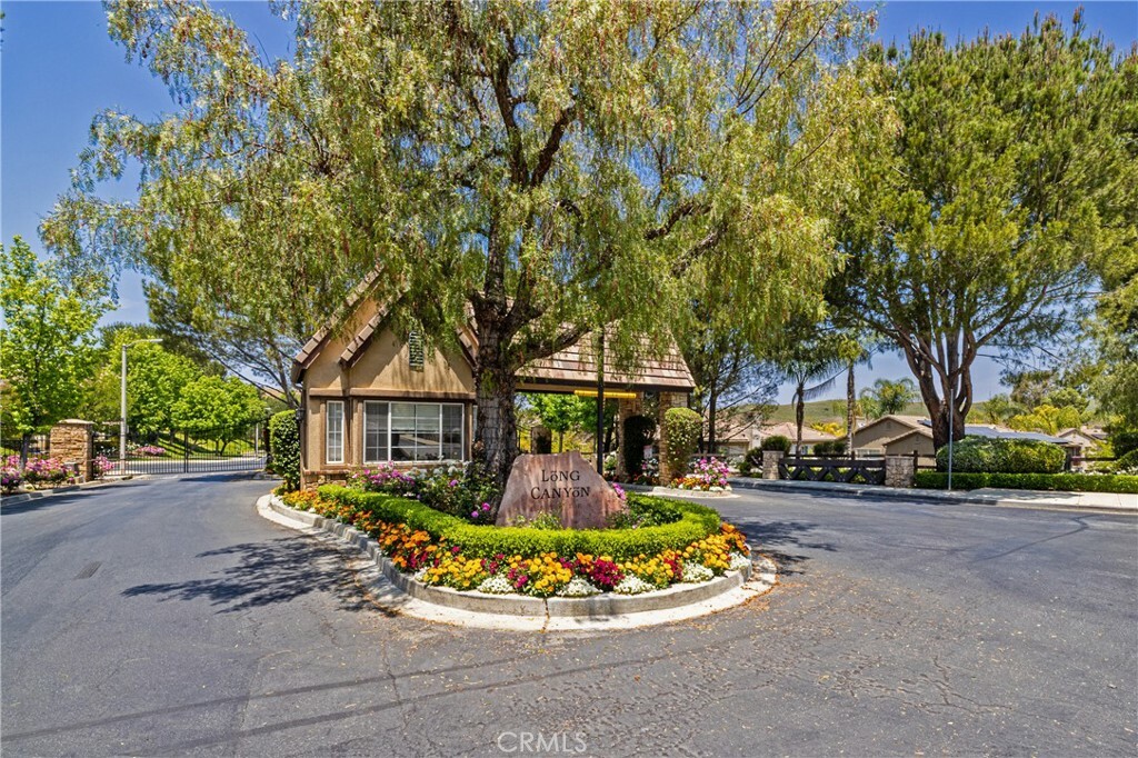 Property Photo:  251 Knoll Ridge Road  CA 93065 