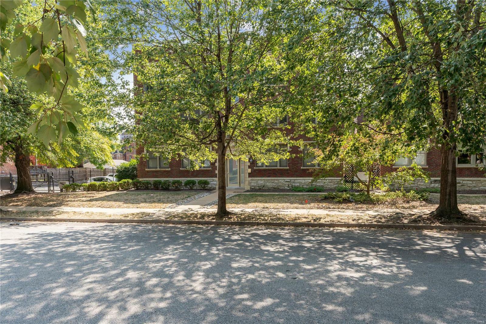 Property Photo:  4220 McPherson Avenue 202  MO 63108 