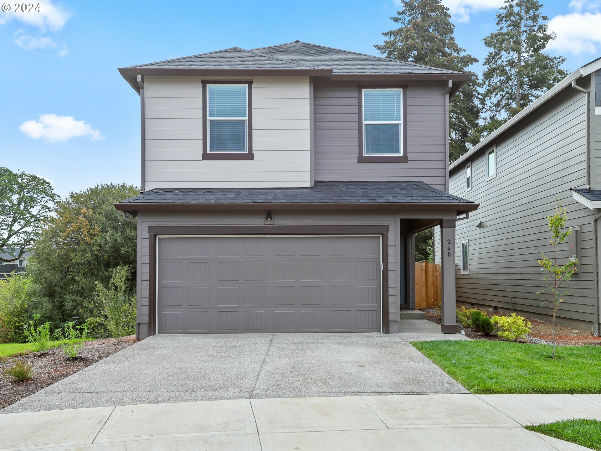 Property Photo:  240 N 30th Dr  WA 98642 