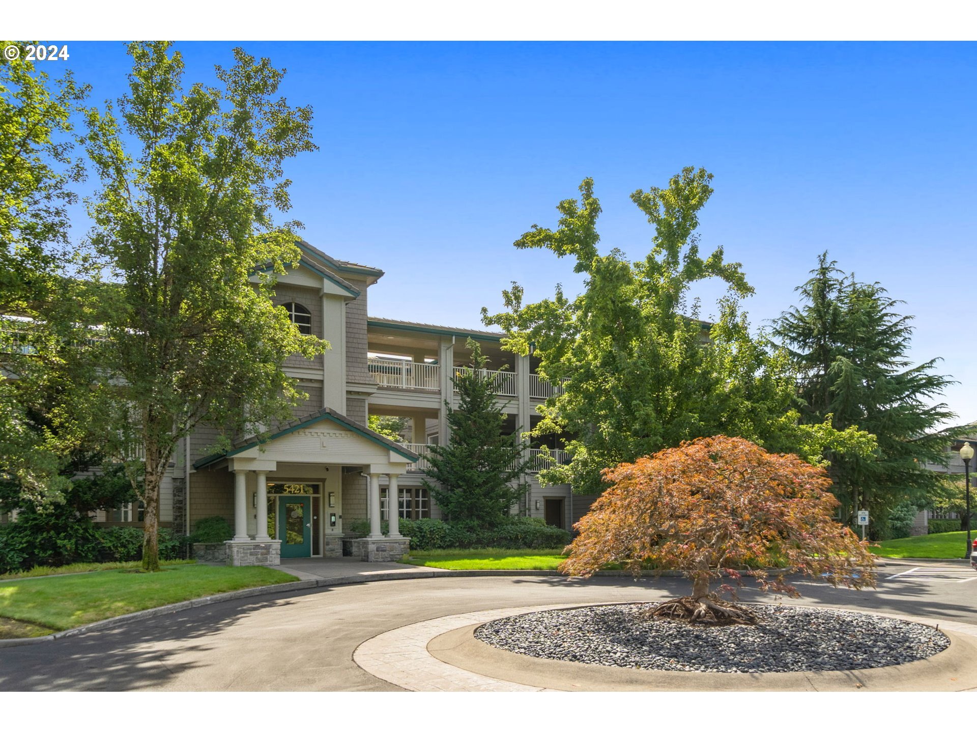 Property Photo: 5421 SE Scenic Ln 200 WA 98661