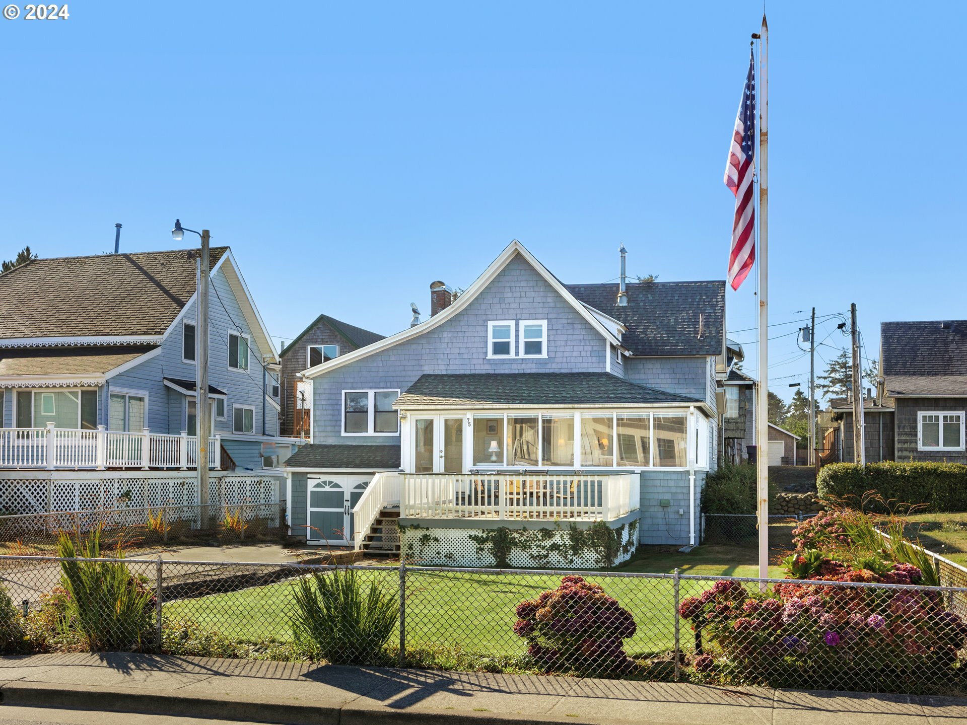 Property Photo: 75 12th Ave OR 97138