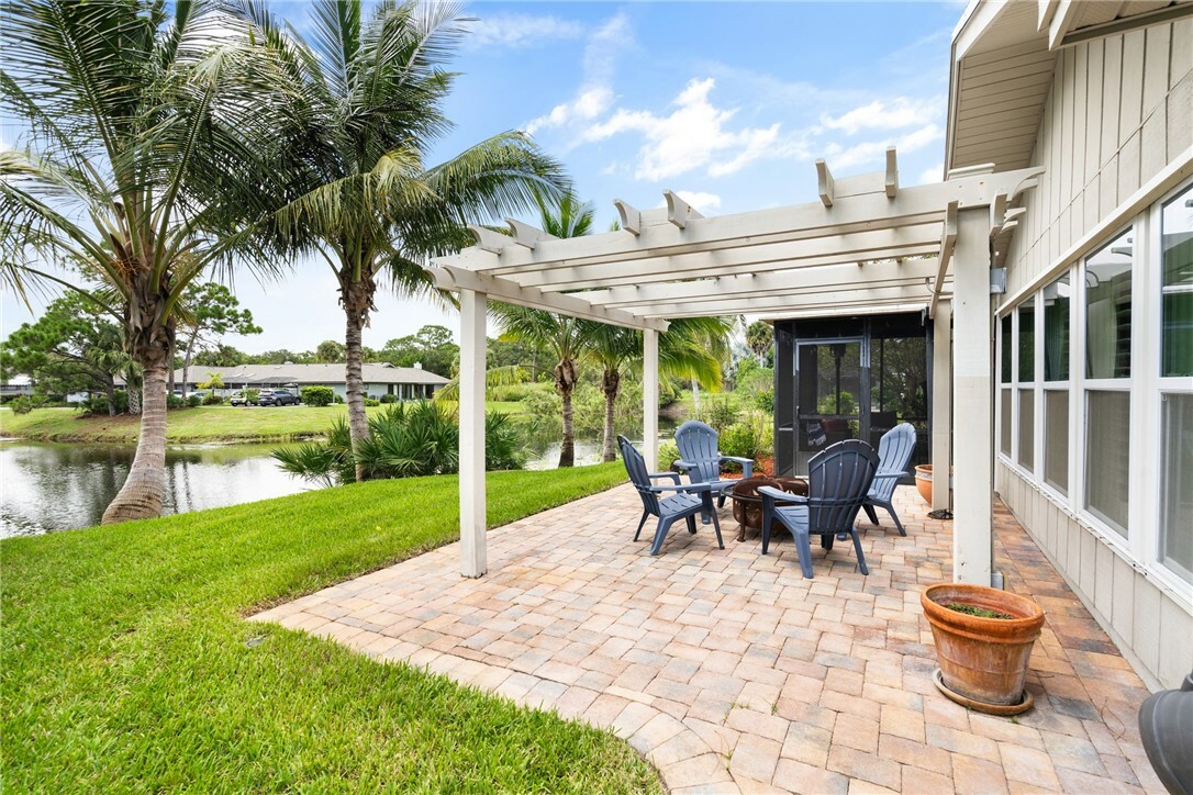 Property Photo:  795 Fox Run SW  FL 32962 