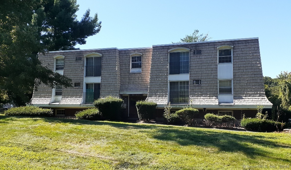 Property Photo:  1222 Middle Turnpike West Apt B1  CT 06040 