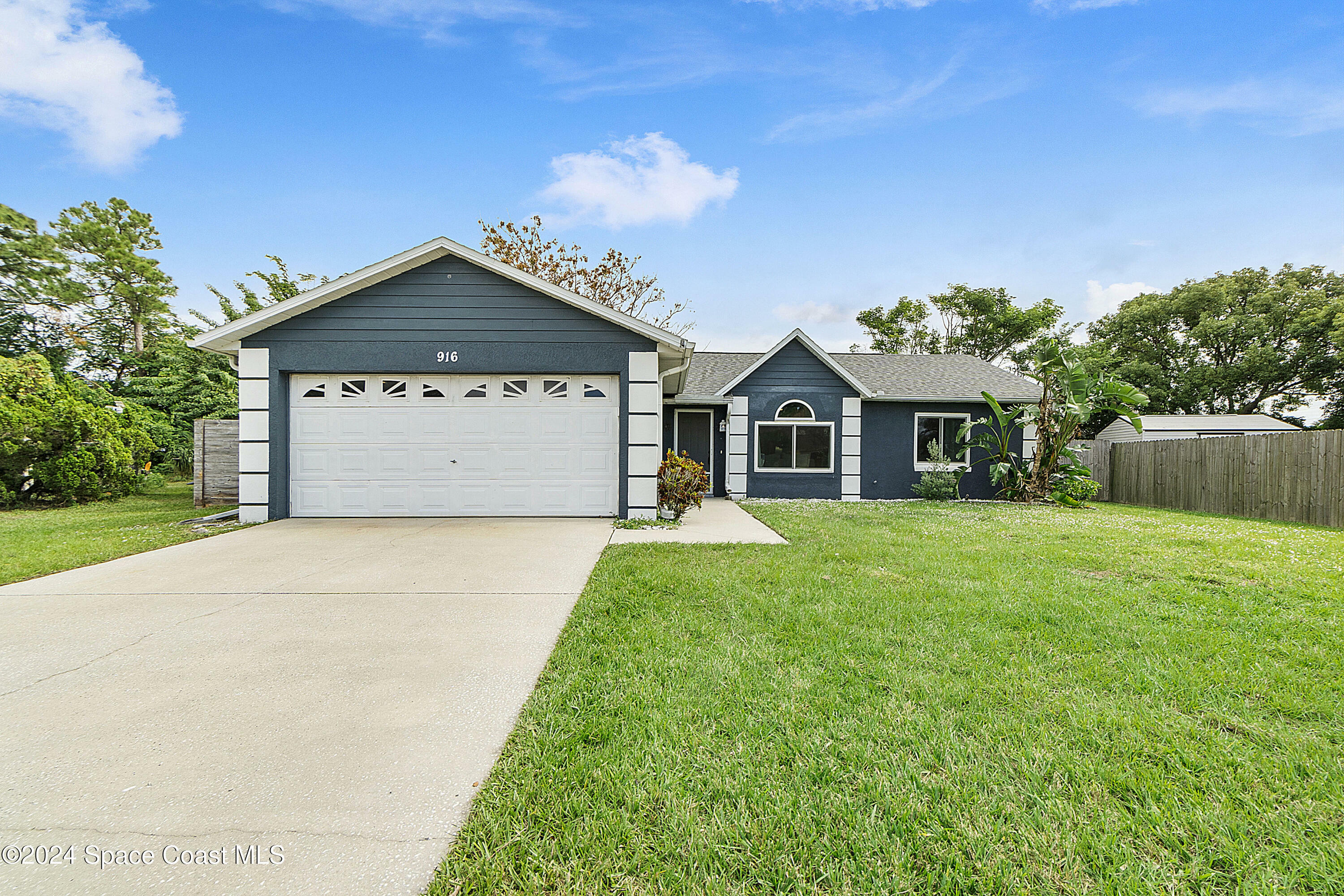 Property Photo:  916 Jack Pine Court  FL 32955 